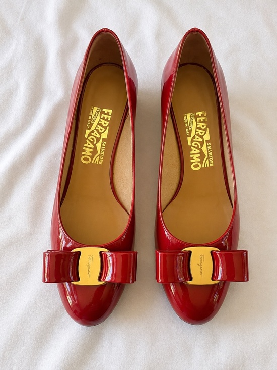 Salvatore Ferragamo Shoes - Salvatore Ferragamo Red Patent Vara Pumps 5B Gold Bow Made in Italy